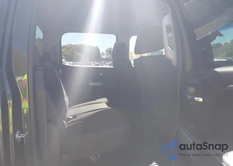 2017 Chevrolet Silverado 1500 2Lt из США, поврежденный, VIN 1GCUKREC7HF135598